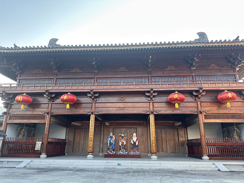 明清官式建筑琉璃瓦作技艺，釉色控制、构件烧制与屋面铺设规范